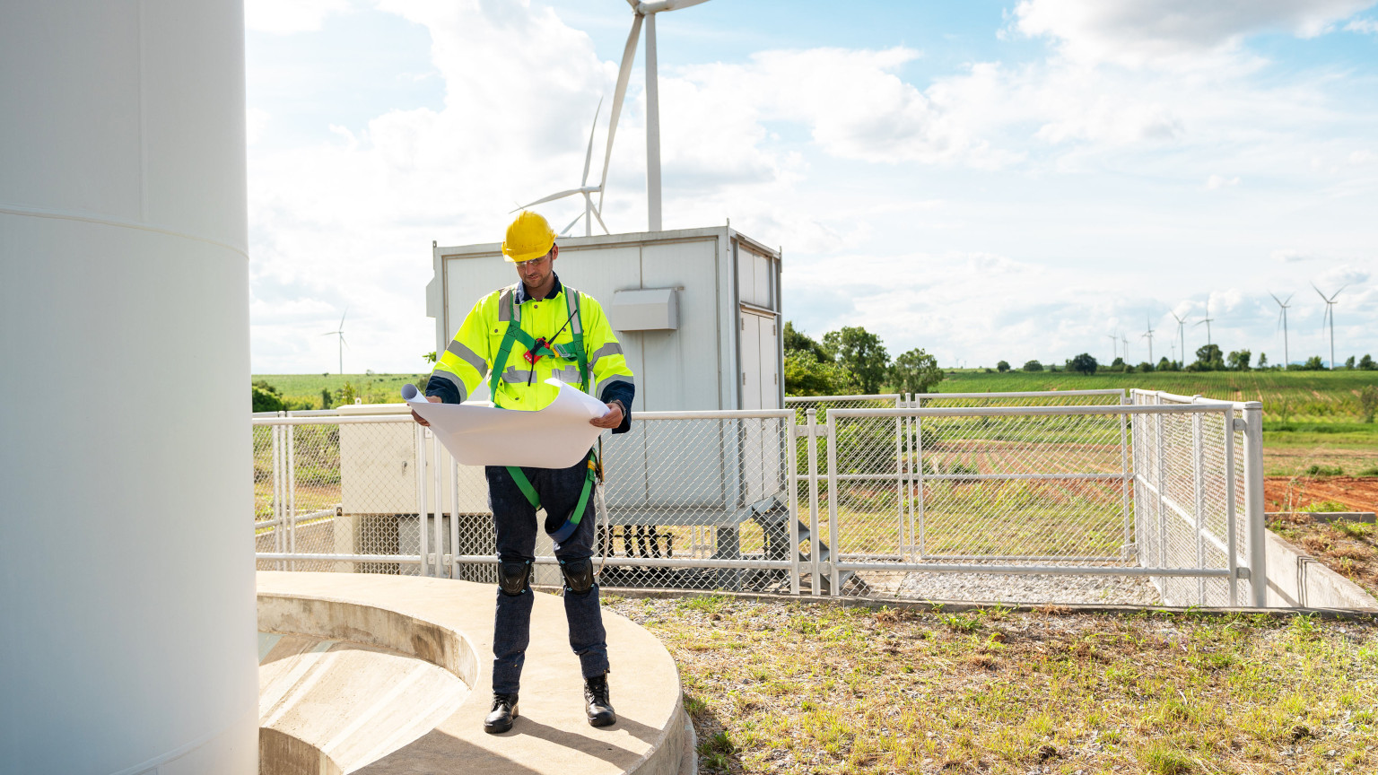 Solar power plant for battery storage solutions